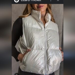 NWT Winnie Iridescent Peael White Puffer Vest